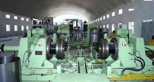 山西省通用机械厂200升闭口钢桶自动生产线中段设备通过鉴定